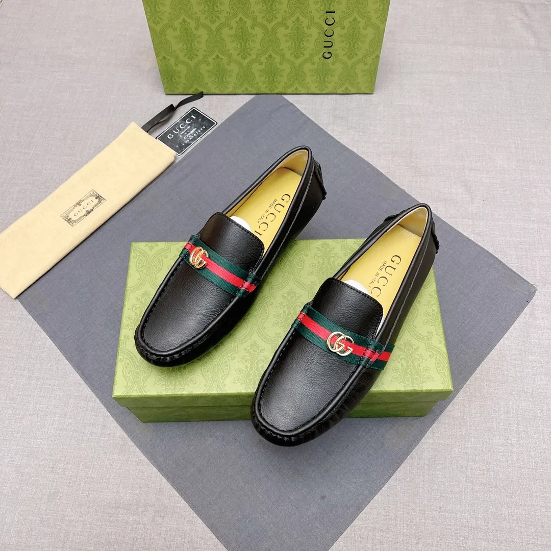 p400 GUCCI, Gucci official flagship store original casual beanie shoes ~ Four Seasons Trendy Shoes 👟》New version at the counter, Gucci 1:1 high-quality workmanship, upper: imported pebbled calfskin, genuine sweat-absorbent pigskin lining, fashionable lazy business style design, casual loafers, running shoes are perfect for young people. British fashion boots 😍 Equipped with original raw rubber wear-resistant outsole, absolutely high-end and classy, ​​suitable for drivers only 🚗 A must-have for fashionable men, standard code 37-45 No. 071
